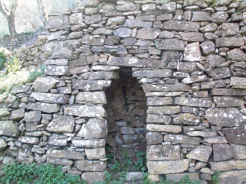 Piccolo Rifugio Nel Verde Chiusavecchia Kültér fotó