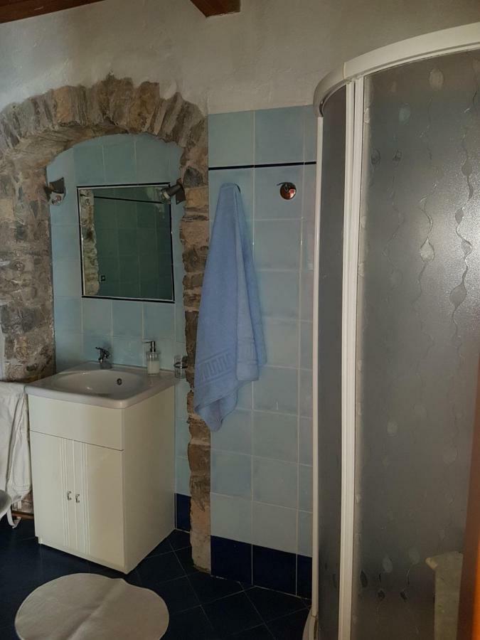 Piccolo Rifugio Nel Verde Chiusavecchia Kültér fotó
